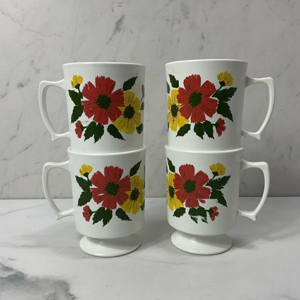 VINTAGE MCM Plastic Pedestal floral coffee mugs